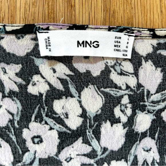 MANGO floral button up v-neck blouse size L - Picture 7 of 15